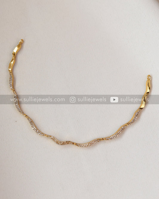 Diamond Curvy Necklace with Studs