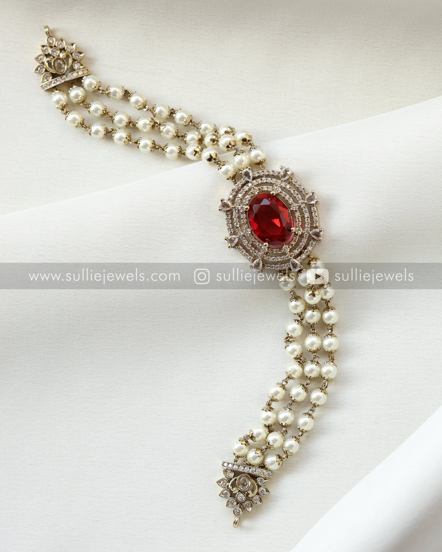 Stone Victorian Pearl Choker with Studs