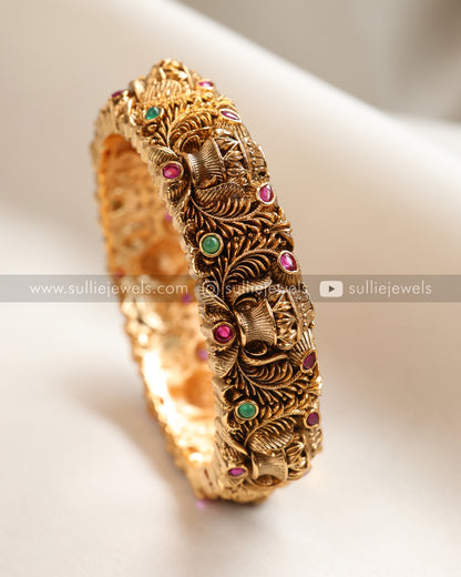 No Idol Gold Screw Kada Bangle