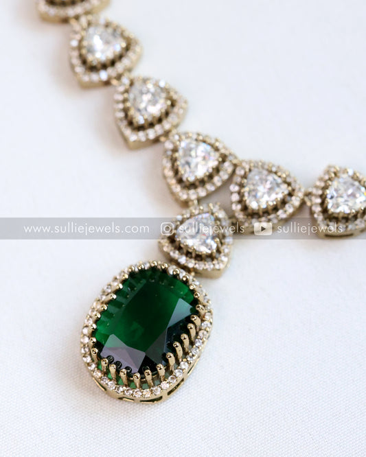 Emerald Pendant Necklace with Earring