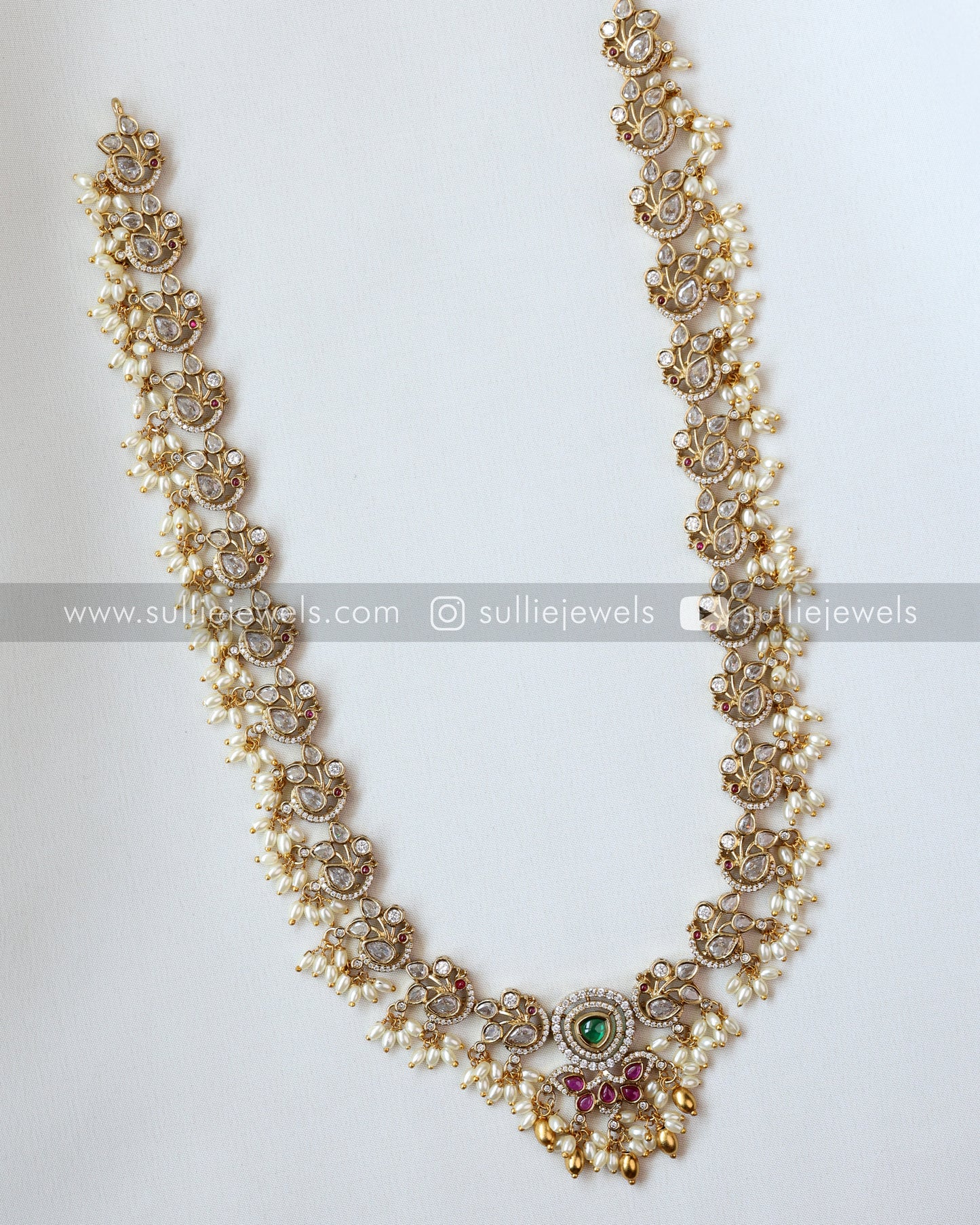 Guttapusalu Diamond Long Chain / Haram with Earring