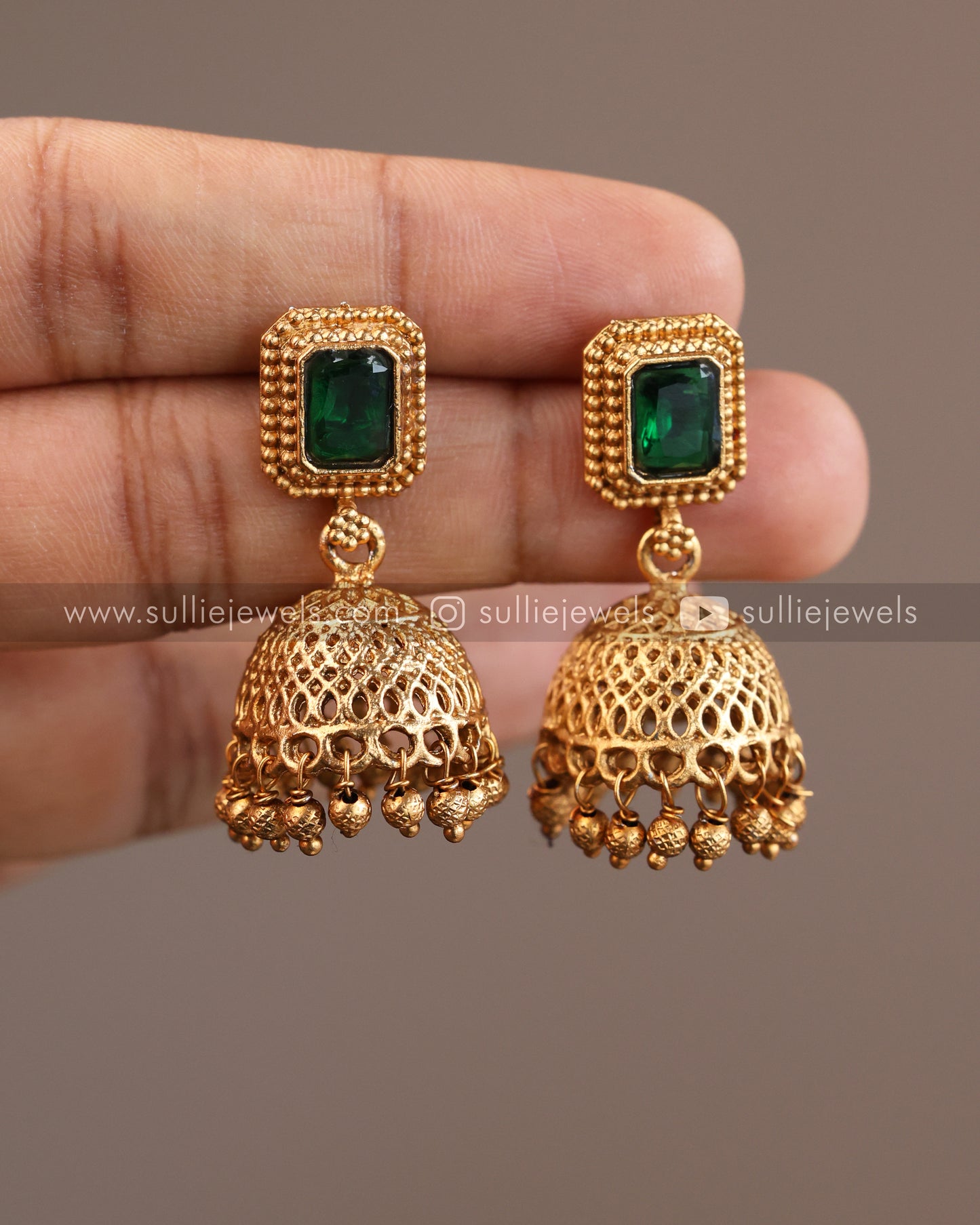 Lakshmi Green Pendant with Gold Chain and Jhumka