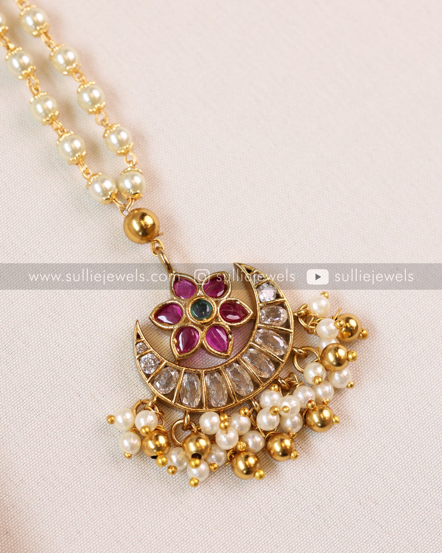 Chandbali Pendant with Pearl Chain & Studs