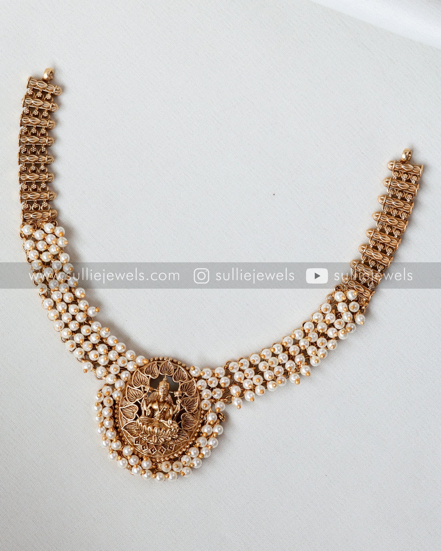 Lakshmi Pearl Cluster Necklace with Studs