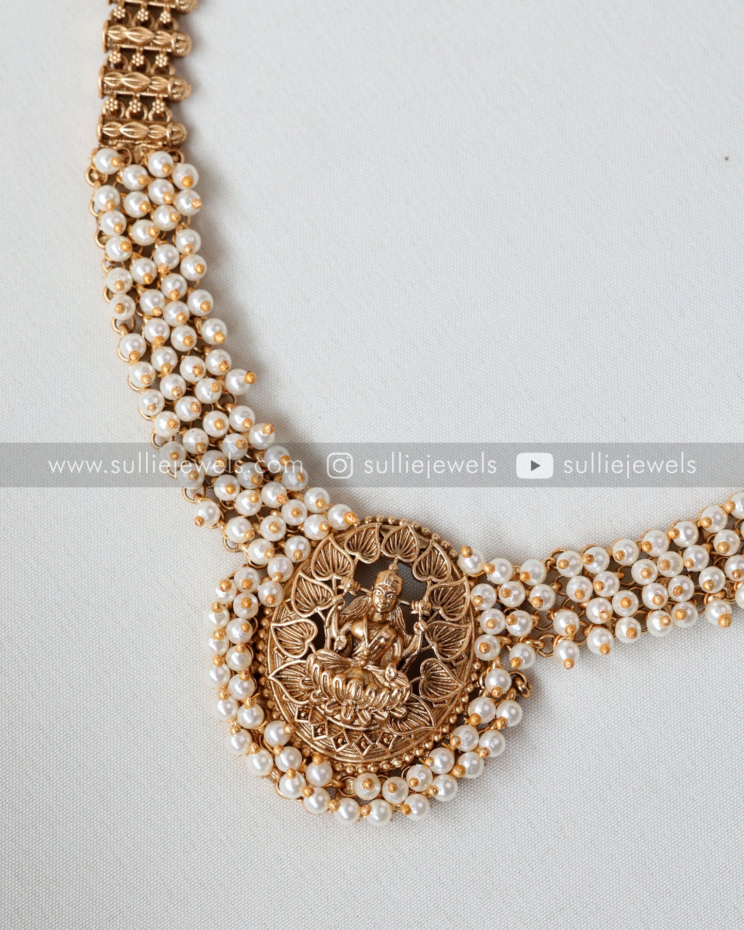 Lakshmi Pearl Cluster Necklace with Studs