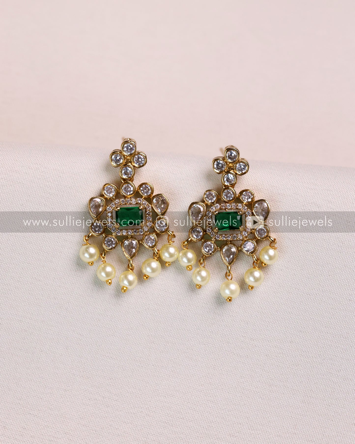 Centre Stone with Pearl drop Necklace & Earring