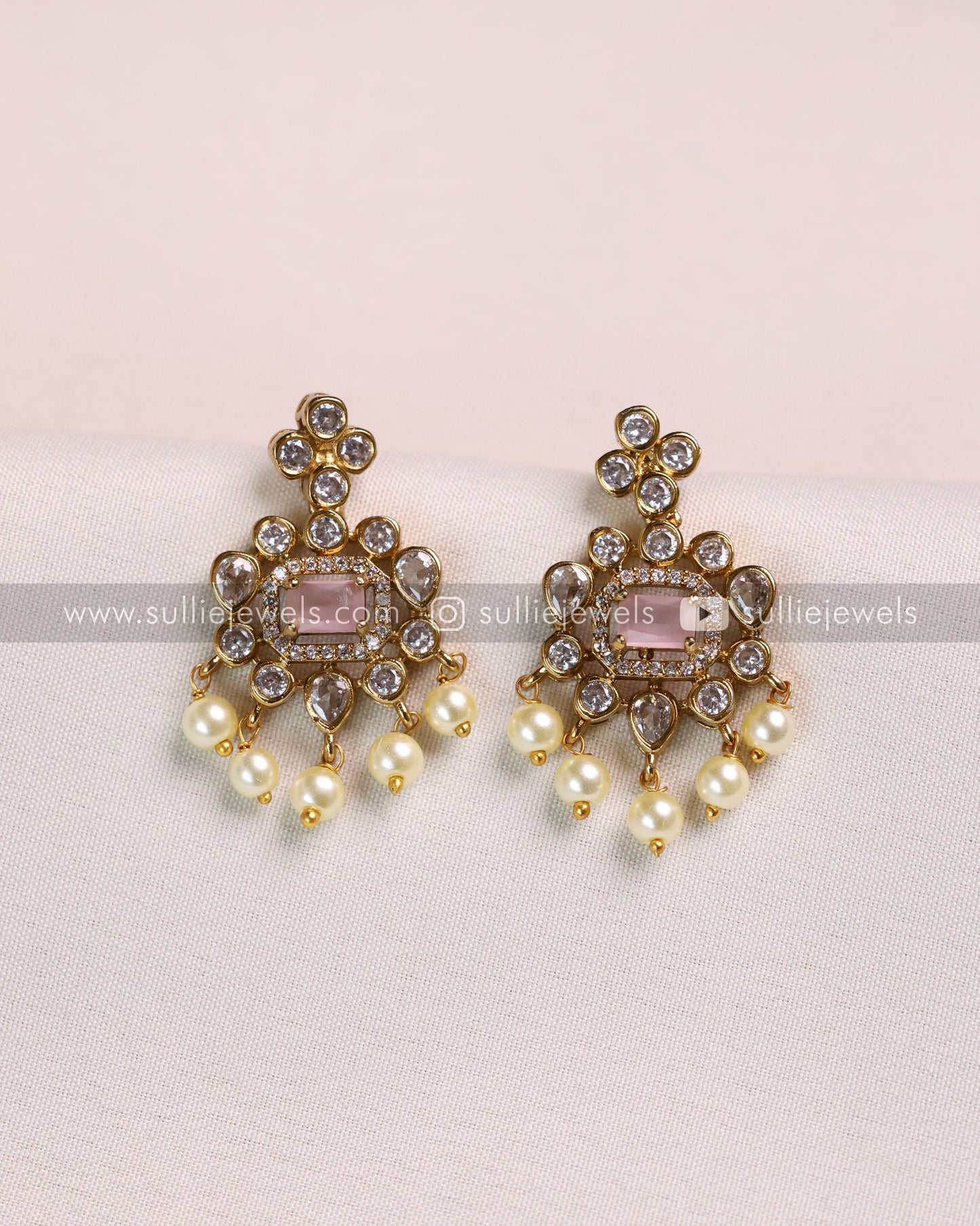 Centre Stone with Pearl drop Necklace & Earring