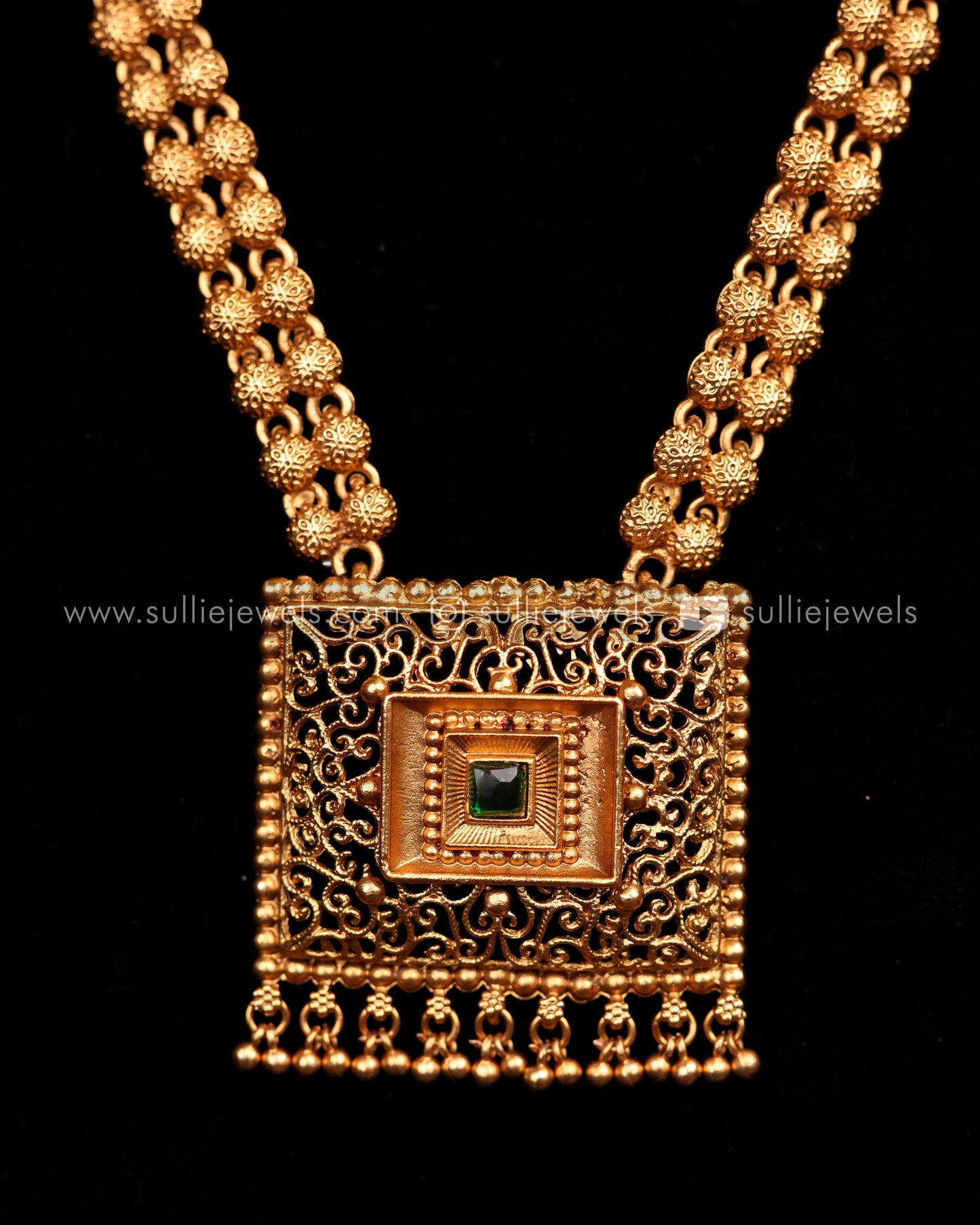 Bridal Combo - Coin Necklace, Reversible Pendant, Square Haram & 2 Jasmine Scrunchies