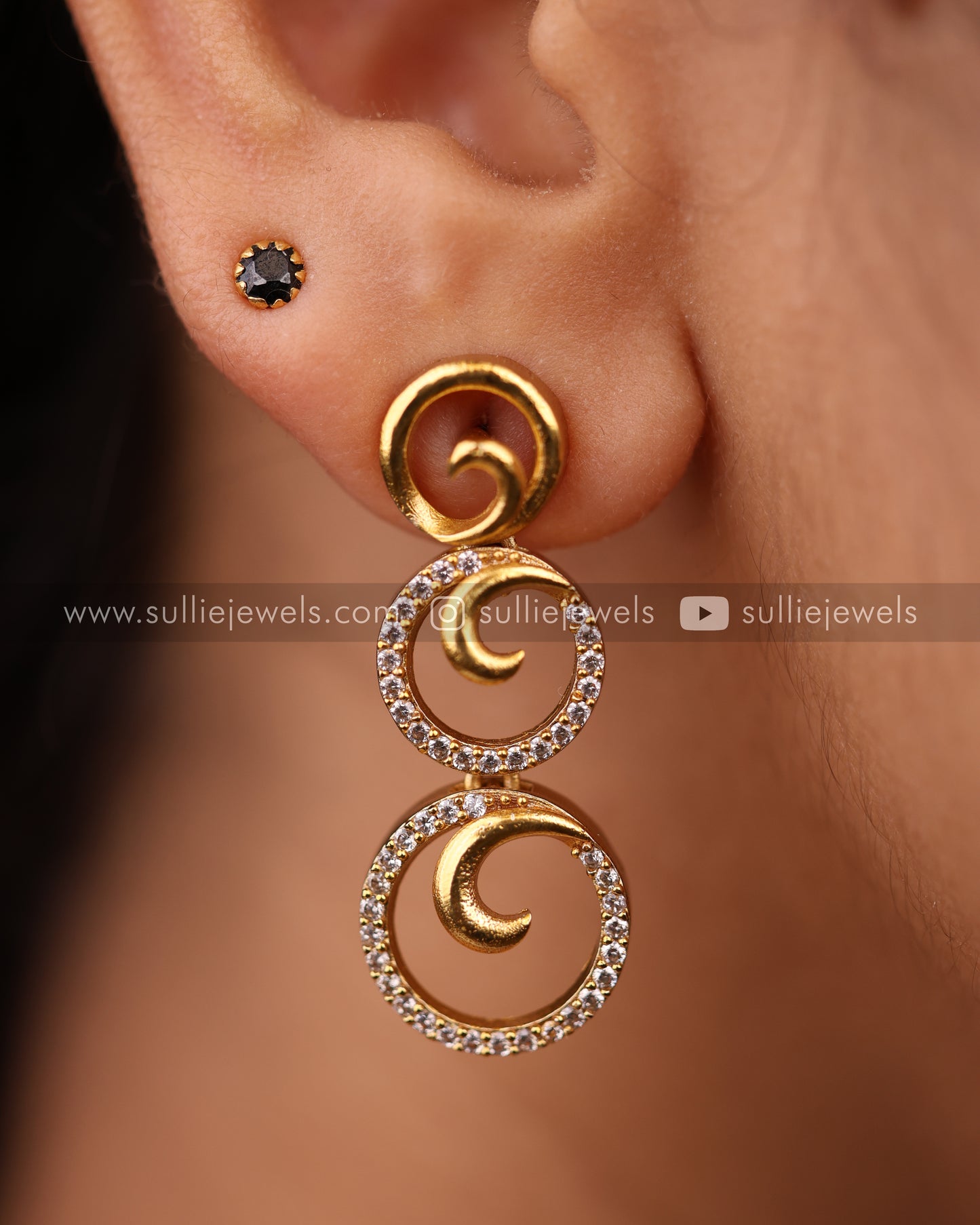 AD Swirl Neckace Set