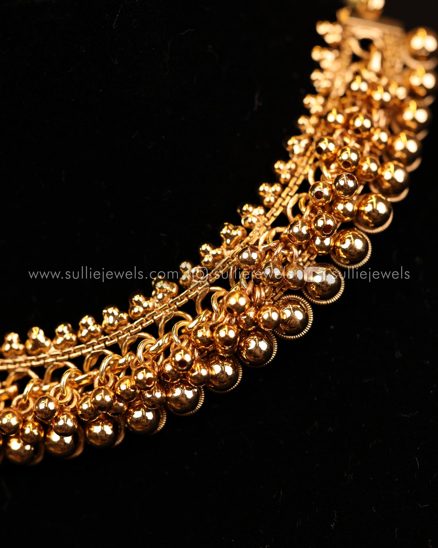 Clustered Gold Necklace Set