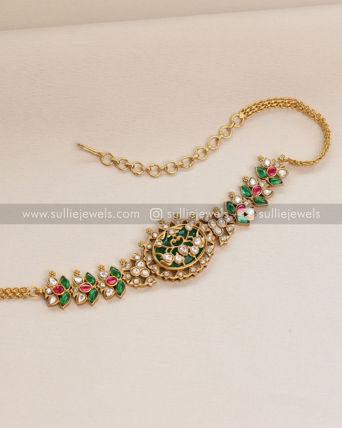 Kundan Inlay Premium Choker / Necklace with Earring