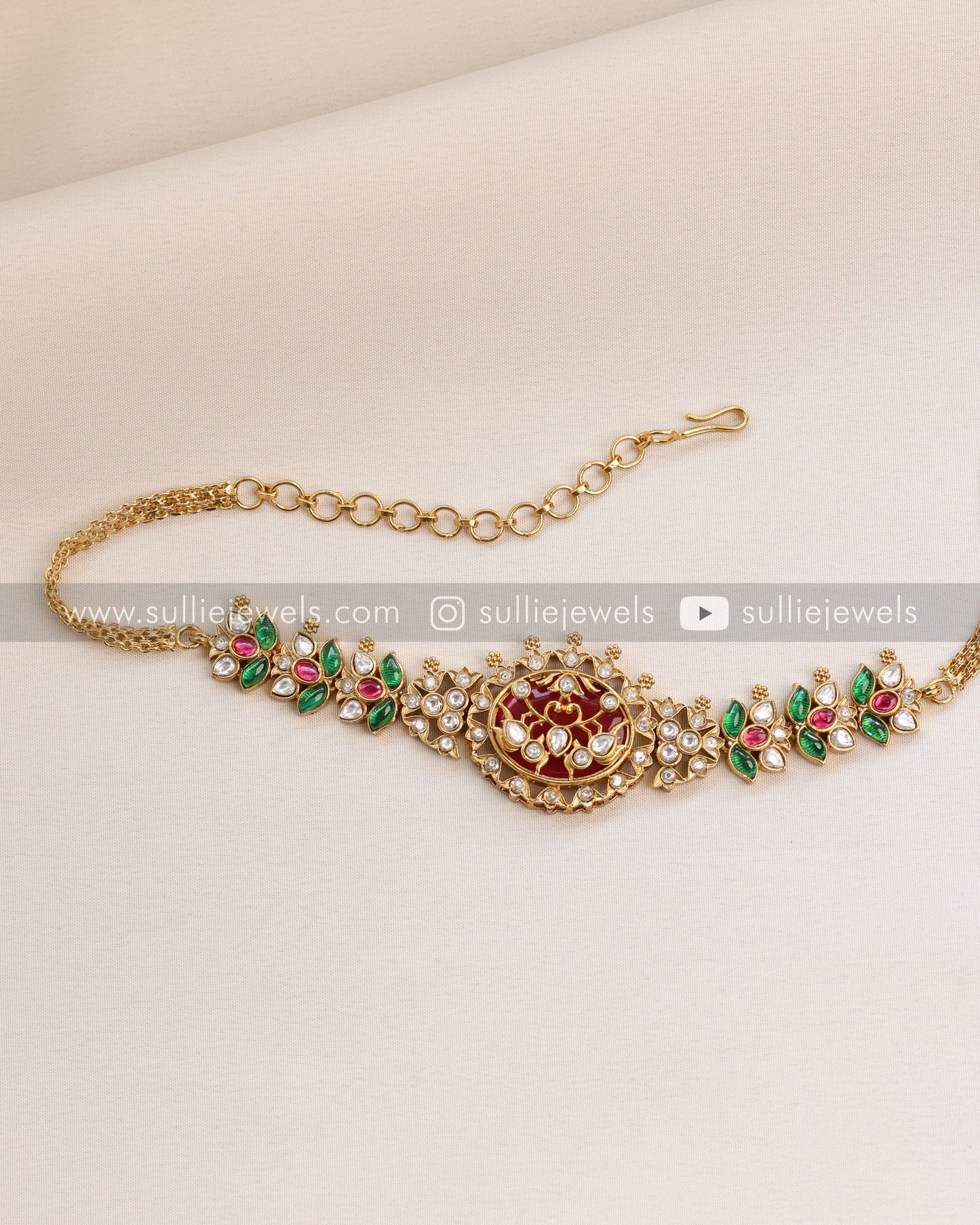 Kundan Inlay Premium Choker / Necklace with Earring