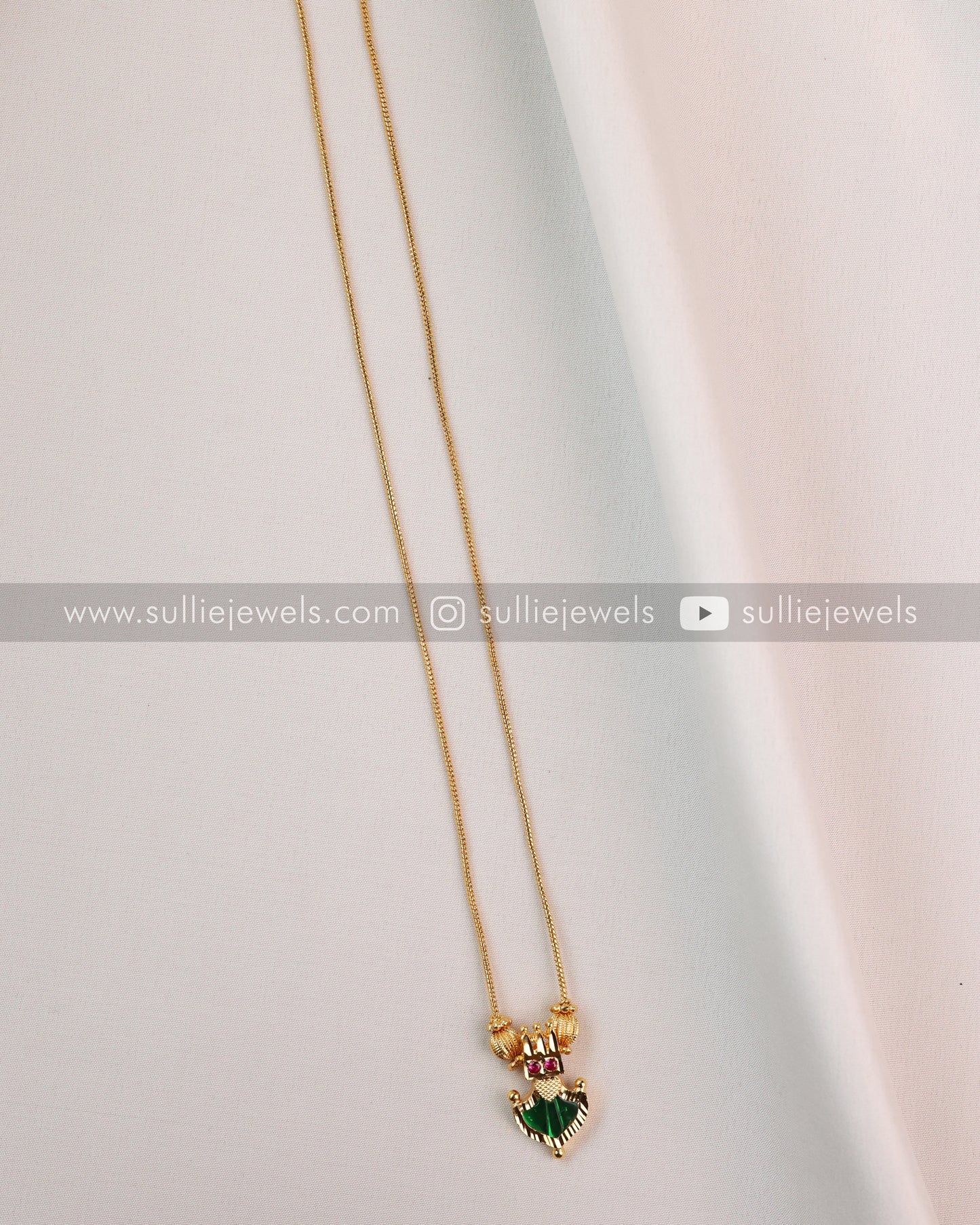 Palakka Pendant with Gold Chain and Studs