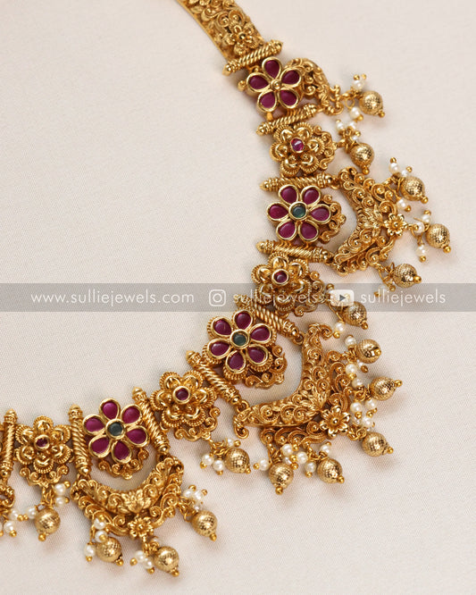 No Idol Designer Gold Necklace with Earring