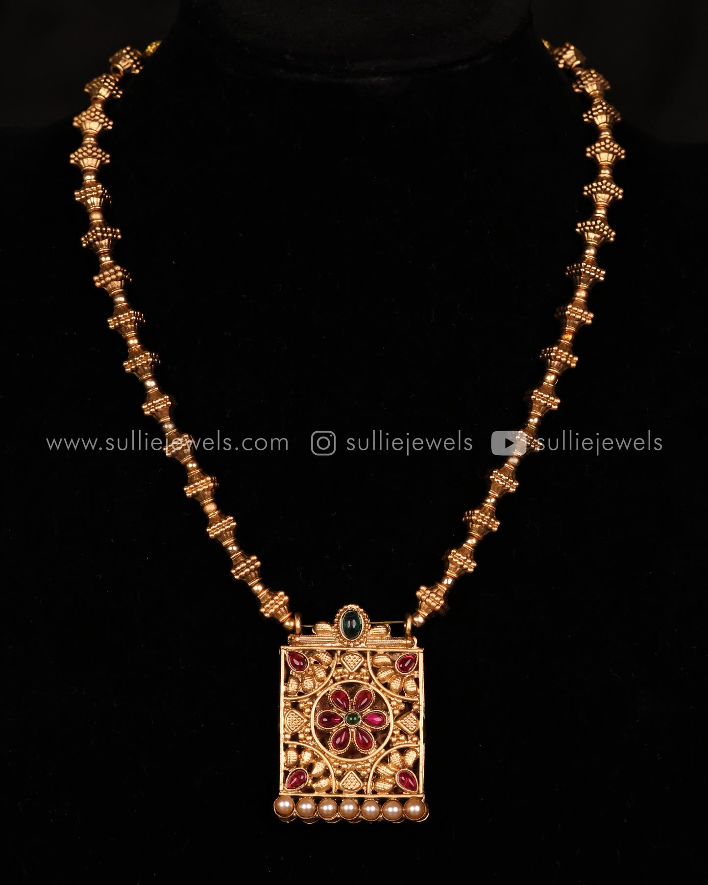 Reversible Lakshmi Pendant Set with 2 earrings