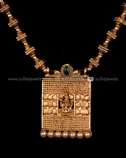 Reversible Lakshmi Pendant Set with 2 earrings