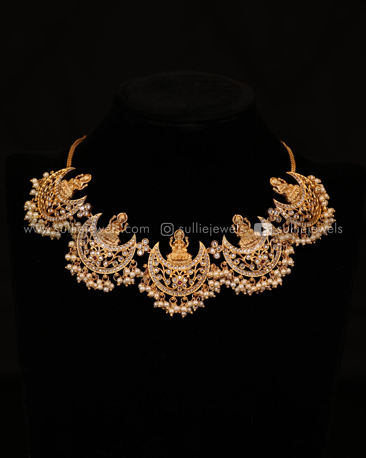 Lakshmi Chandbali Design Necklace Set
