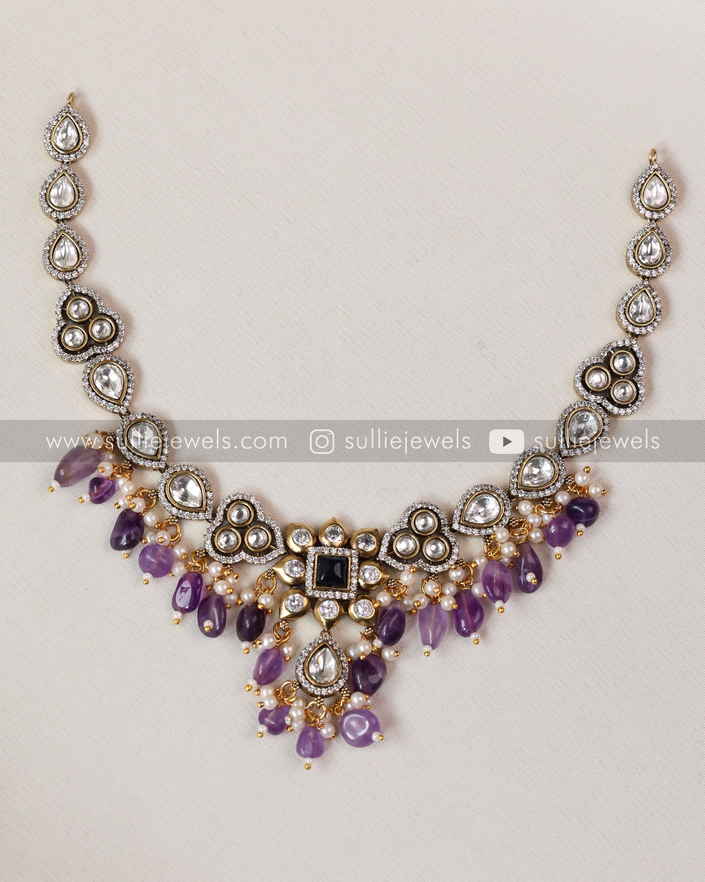 Victorian Premium Necklace / Choker with Earrings