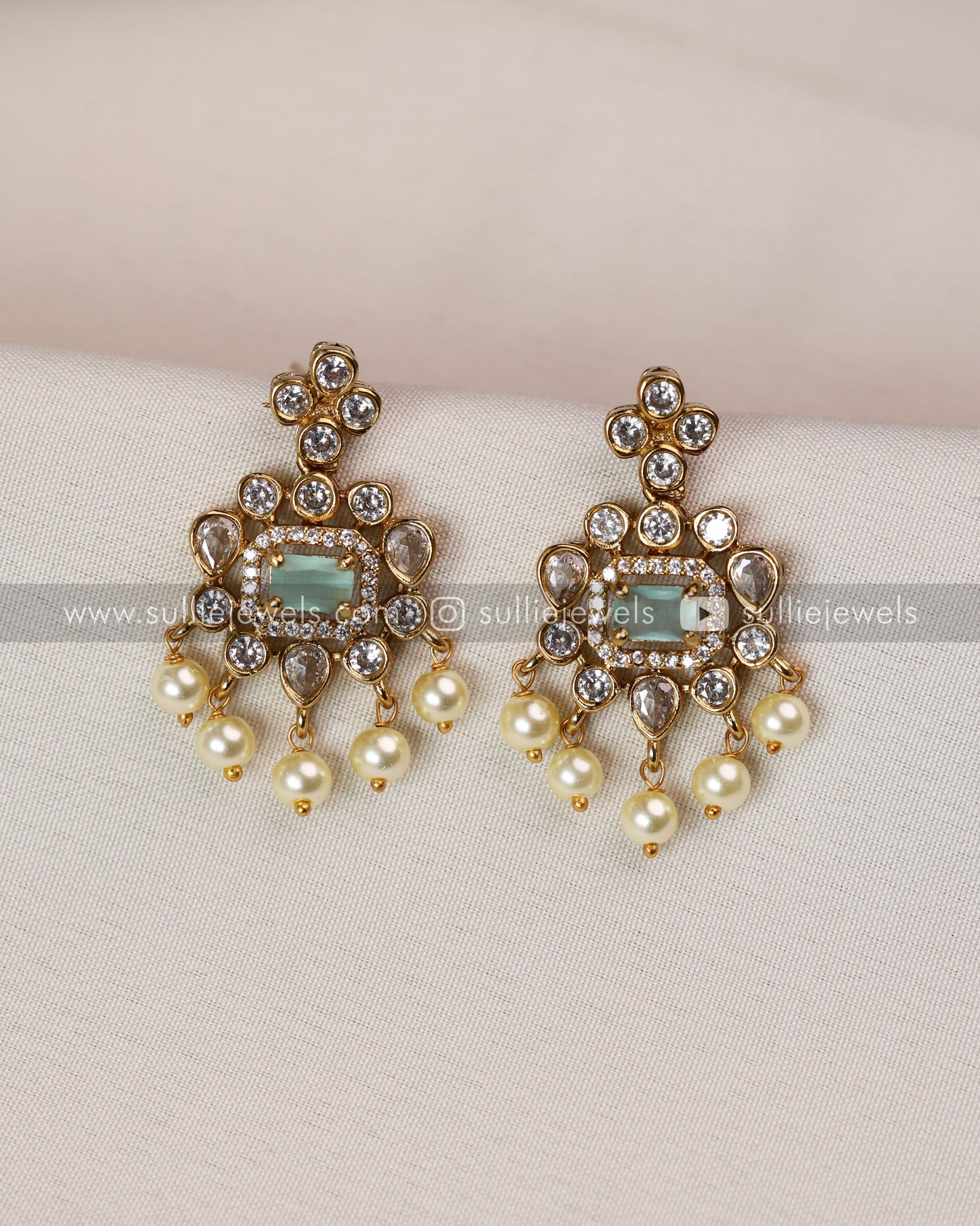 Centre Stone with Pearl drop Necklace & Earring