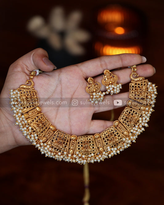 Lakshmi Boxy Pearl Necklace Set